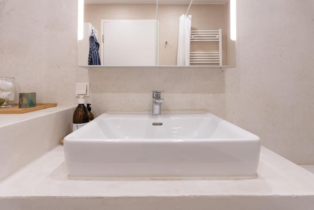 Dream Apartment - Central And Quiet With Ac And Free Parking Garage فيينا المظهر الخارجي الصورة