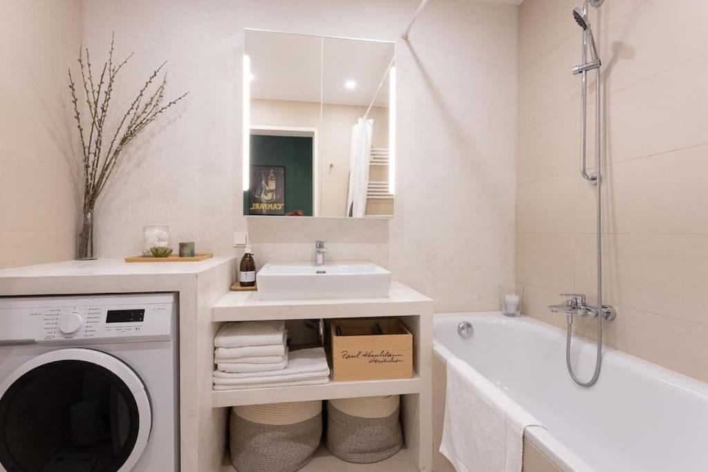 Dream Apartment - Central And Quiet With Ac And Free Parking Garage فيينا المظهر الخارجي الصورة