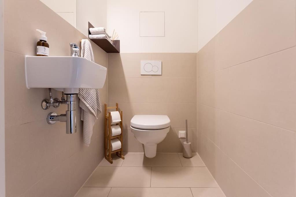 Dream Apartment - Central And Quiet With Ac And Free Parking Garage فيينا المظهر الخارجي الصورة
